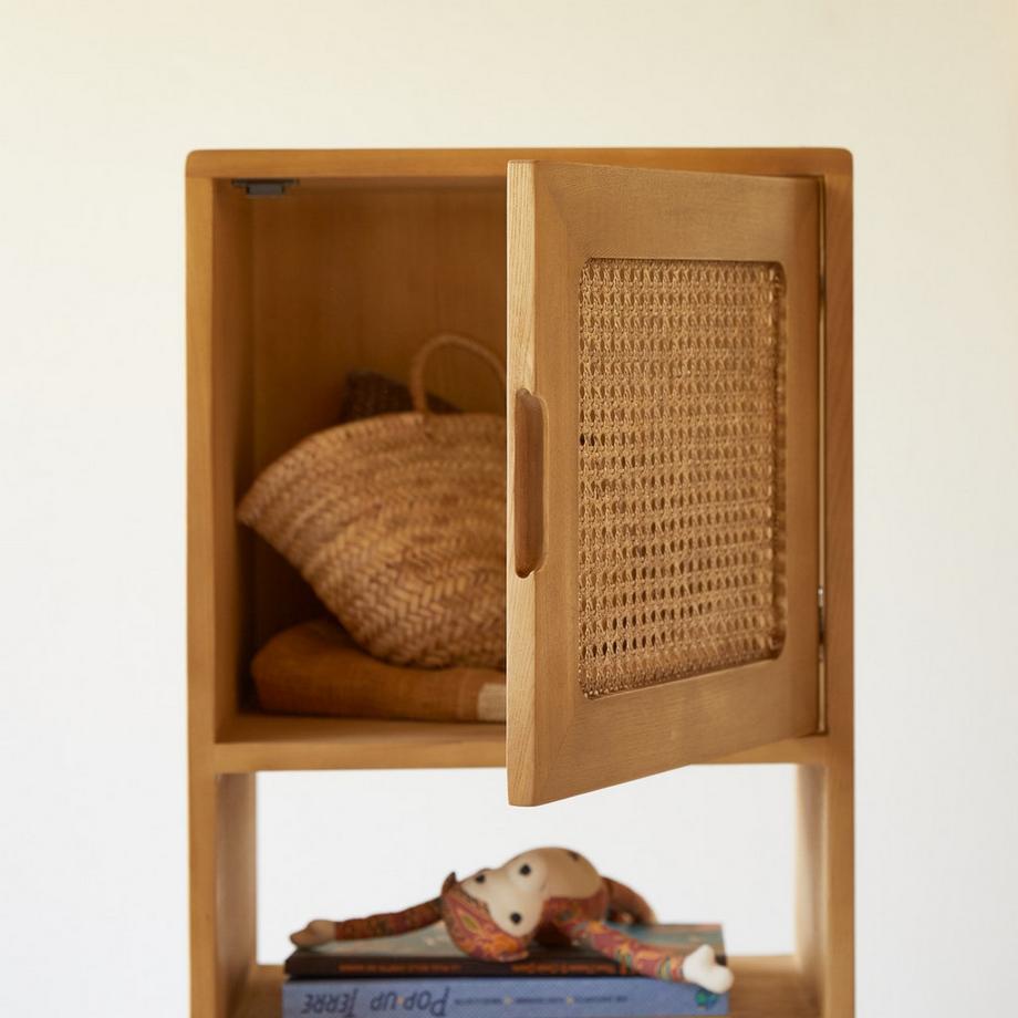 Tikamoon Libreria alta per bambini in legno di olmo massello e rattan Luis  