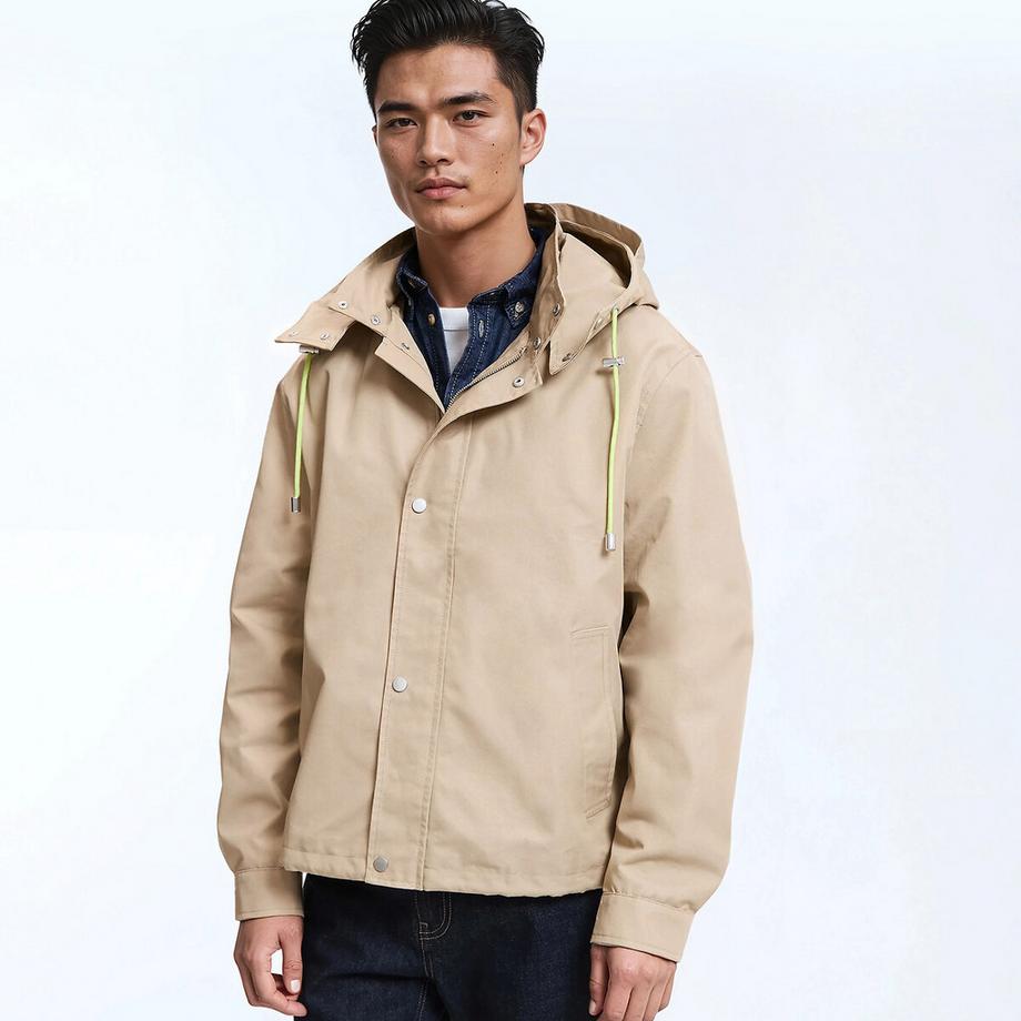 Urbane Jacke mit Kapuze