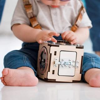 Montessori  Cube de motricité créatif pour bébés et enfants 