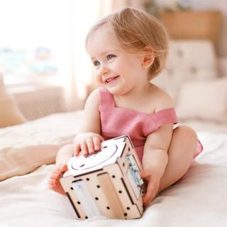 Montessori  Cube de motricité créatif pour bébés et enfants 