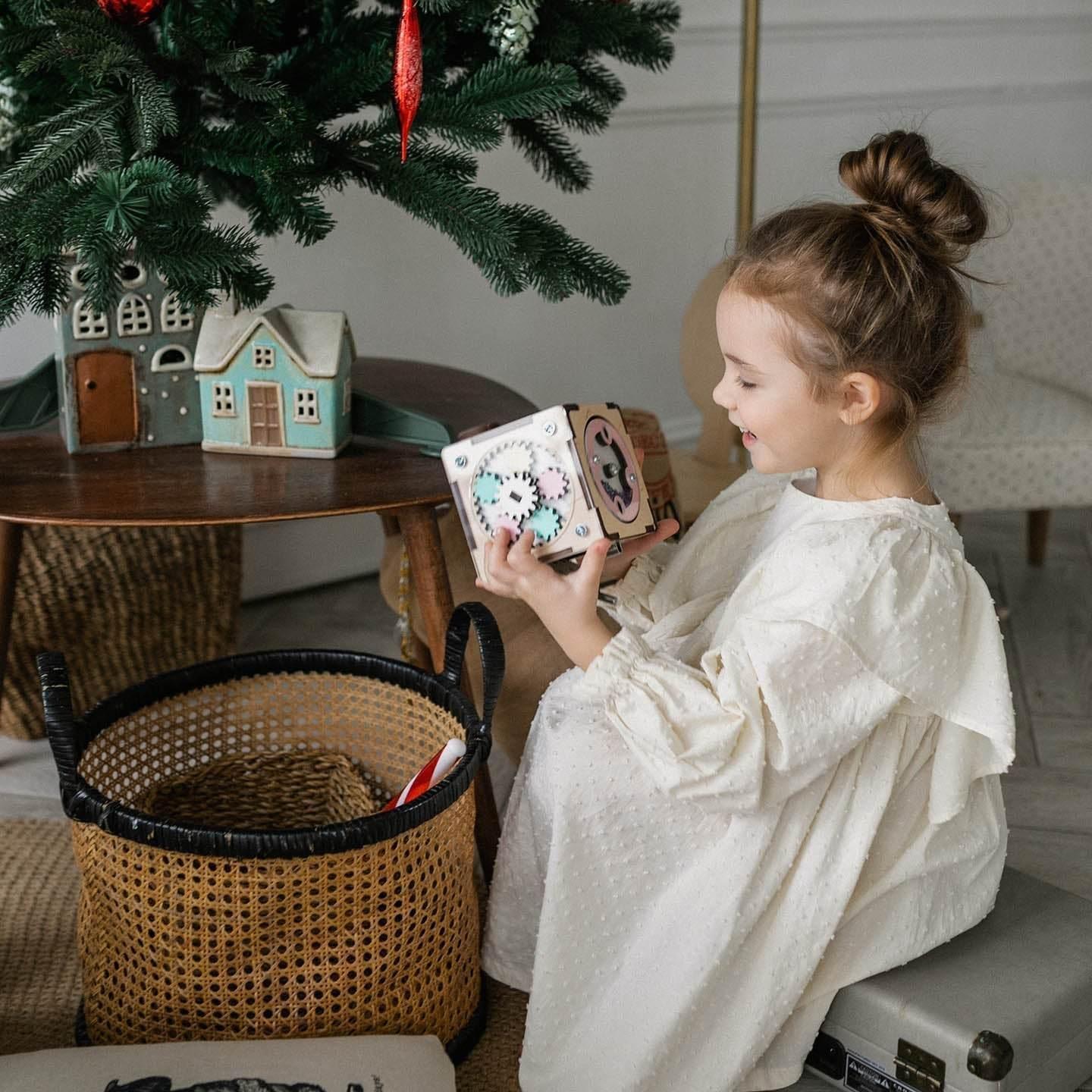 Montessori  Cube de motricité créatif pour bébés et enfants 