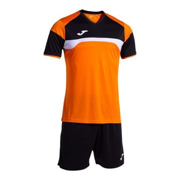 set aus trikot und shorts danubio iii