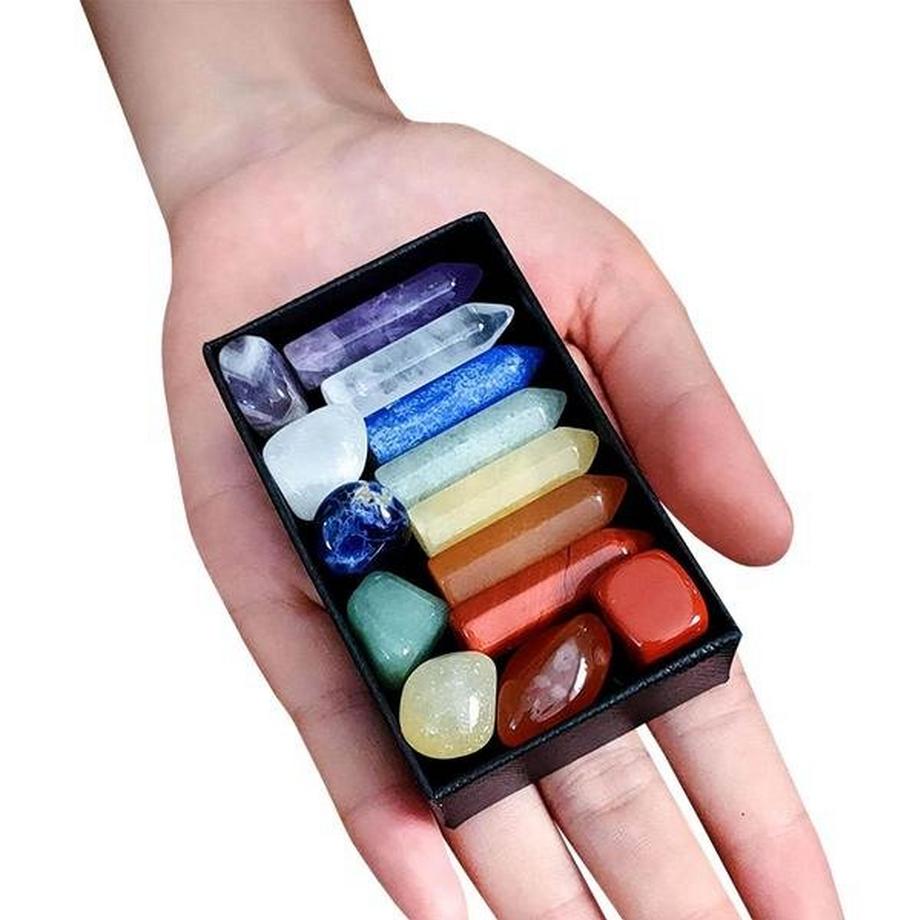 eStore  Set aus Chakra-Steinen und Kristallpunkten 