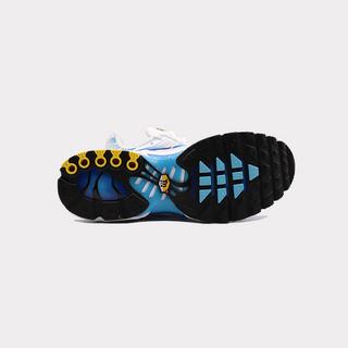 NIKE  Air Max Plus - Spray Paint Swoosh 