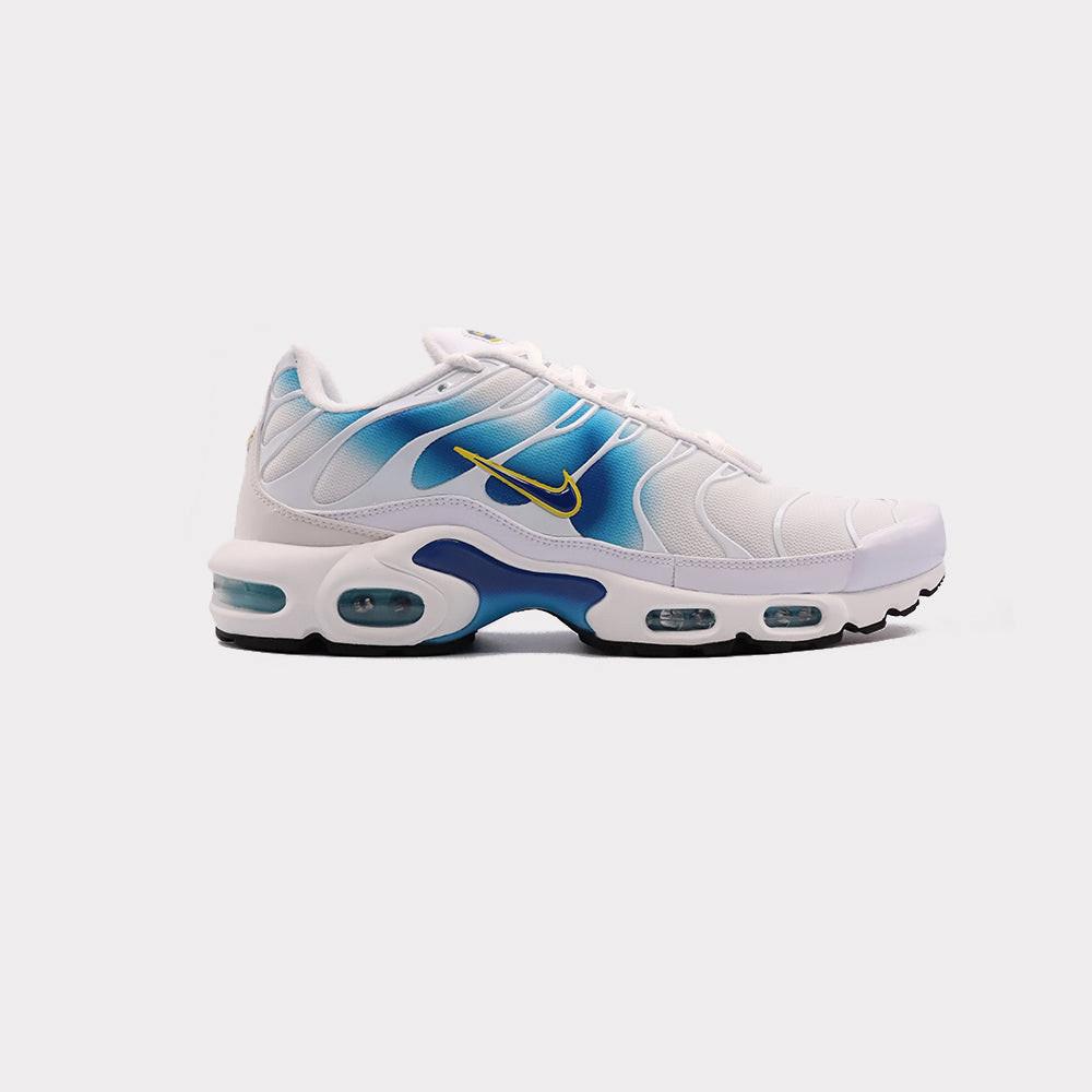 NIKE  Air Max Plus - Spray Paint Swoosh 