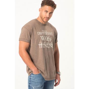 T-shirt con taglio oversize, acid wash, stampa sul petto e mezze maniche, fino alla tg. 8XL