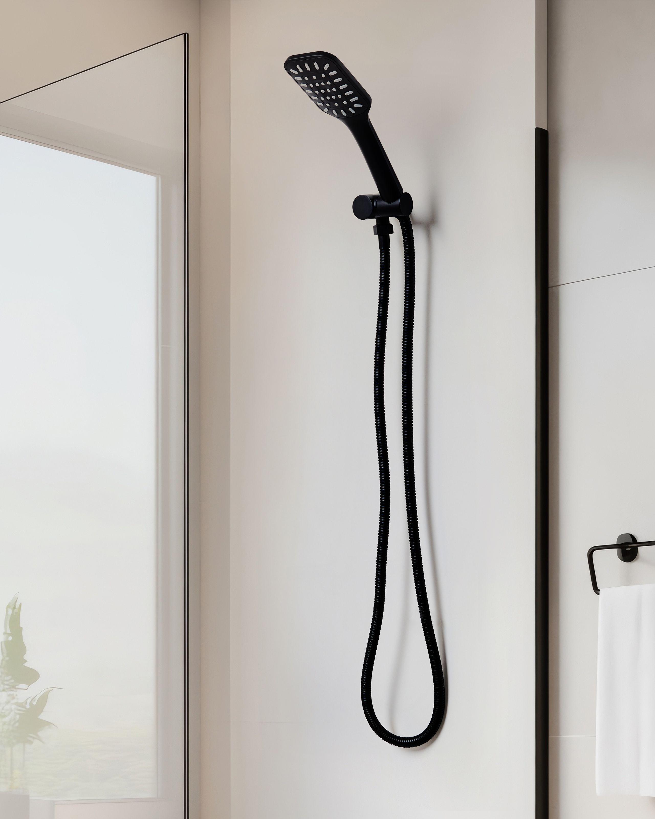 Beliani Duschkopf mit Schlauch aus ABS (robuster Kunststoff) Klassisch AMAJA  