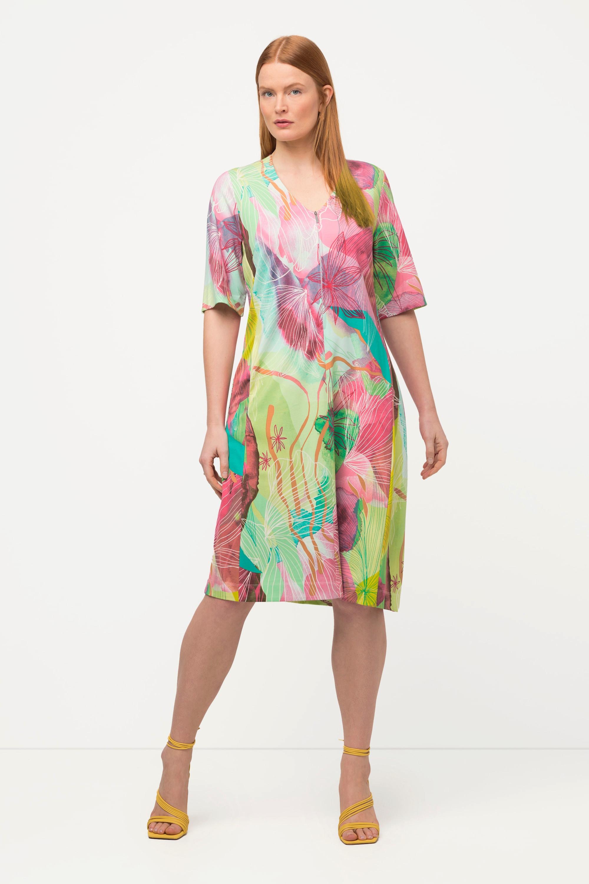 Ulla Popken  Robe midi avec fermeture à glissière. Décolleté rond et manches 3/4. Silhouette en A. 