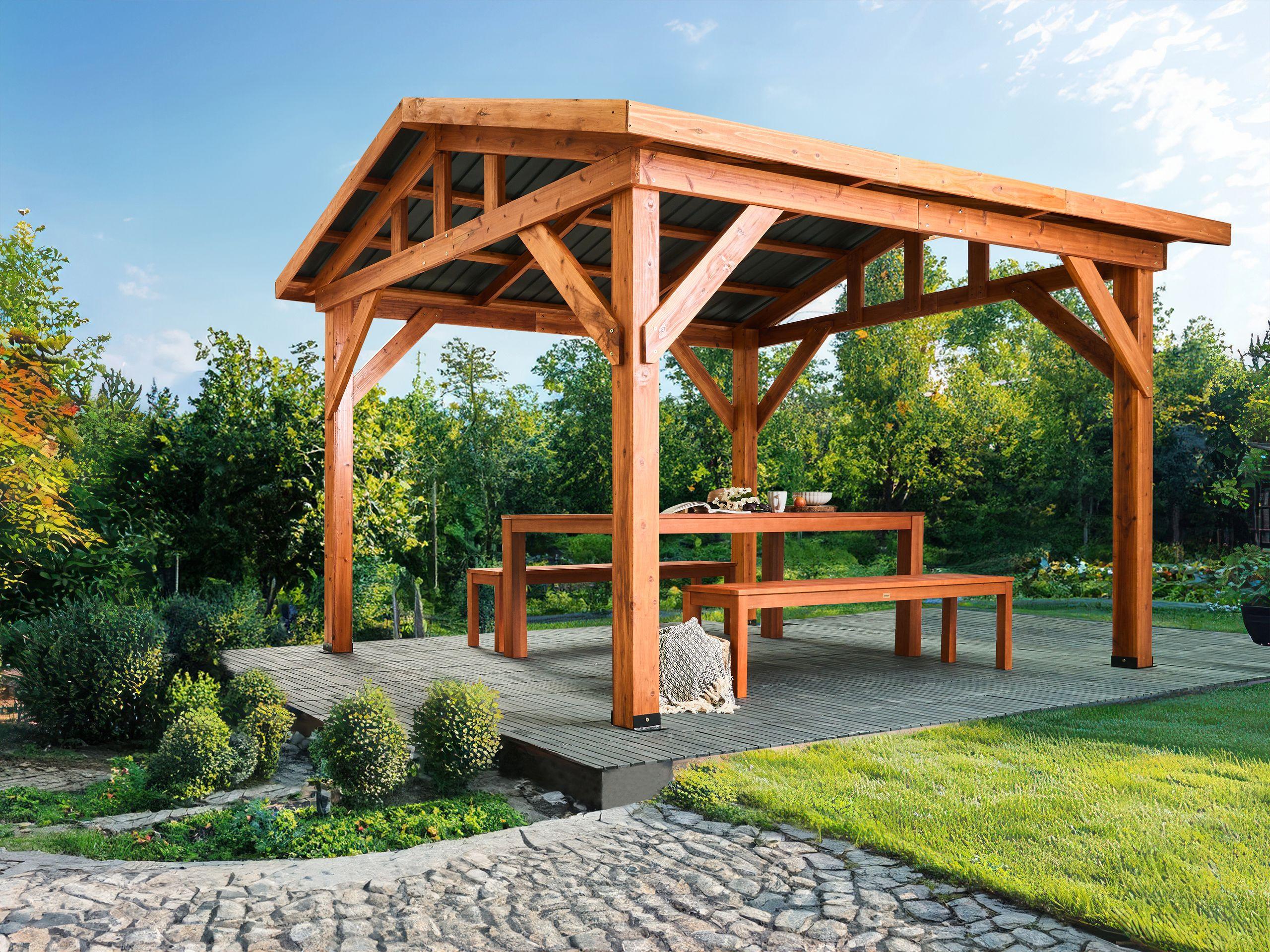 Beliani Pavillon aus Tannenholz Klassisch SECCHIA  