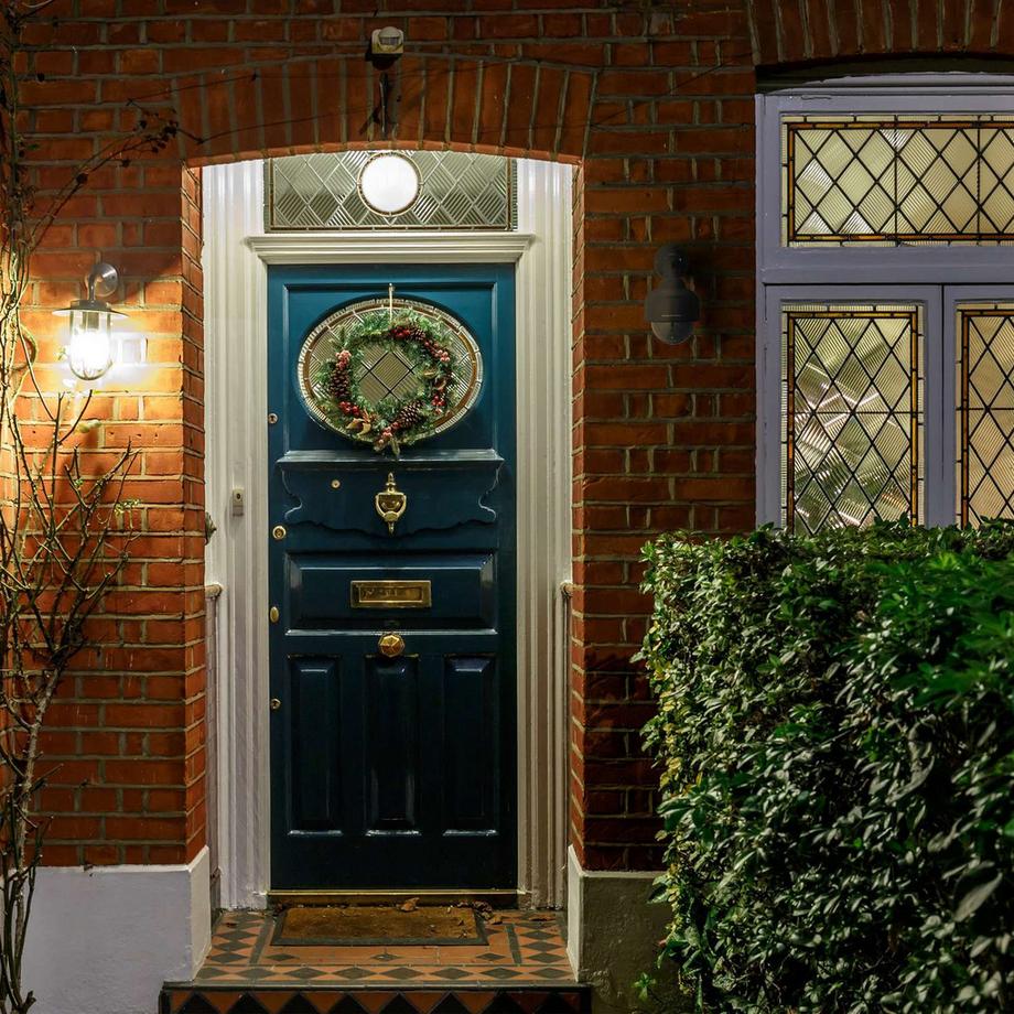 B2X  Schwarze Kamera-Attrappe, gewölbte Form, 2er-Set 