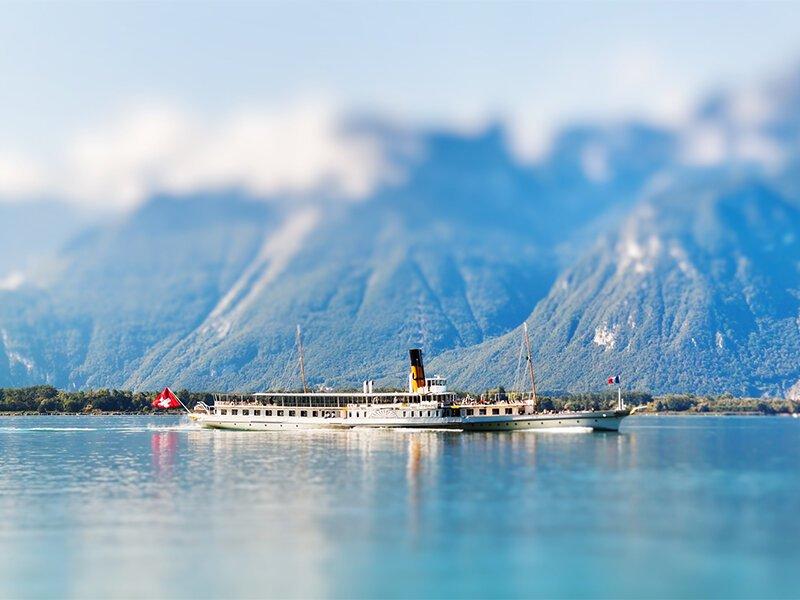 Smartbox  Moments magiques sur le lac Léman lors d'une croisière romantique pour 2 - Coffret Cadeau 