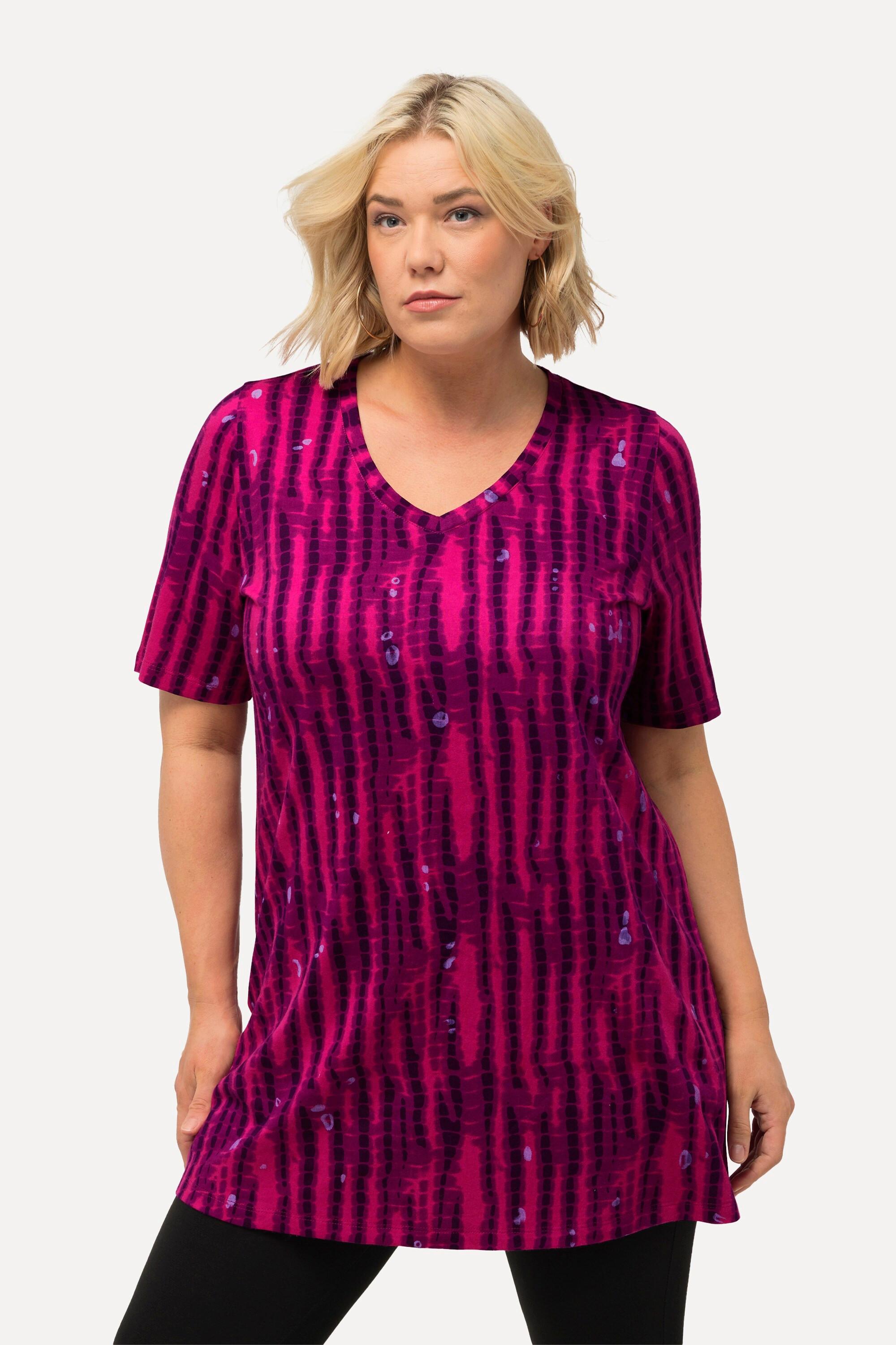 Ulla Popken  Maglia dal taglio lungo e svasato con design batik, scollo a V e mezze maniche 