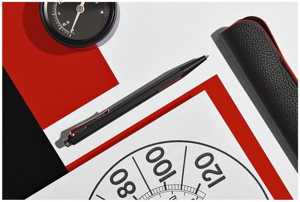 Caran d'Ache Kugelschreiber Ecridor Racing Medium (M), Schwarz  