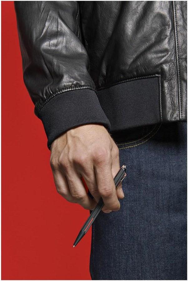 Caran d'Ache Kugelschreiber Ecridor Racing Medium (M), Schwarz  