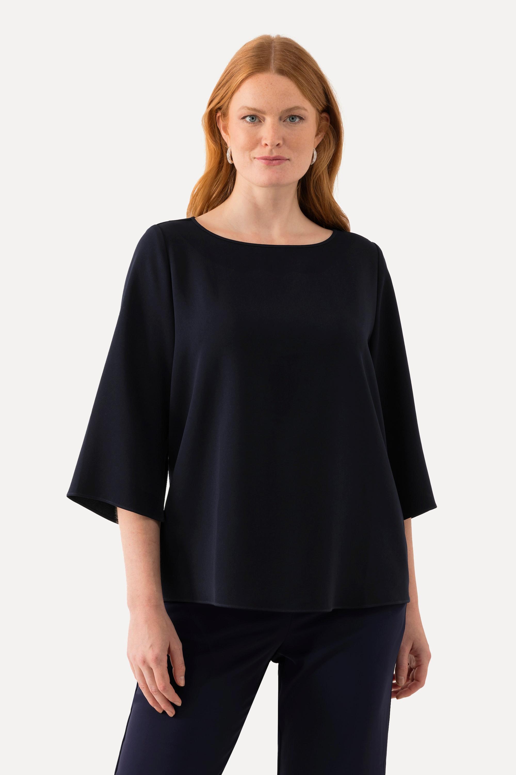 Ulla Popken  Blouse en triacétate. Décolleté rond et manches 3/4. Coupe Boxy Fit. 