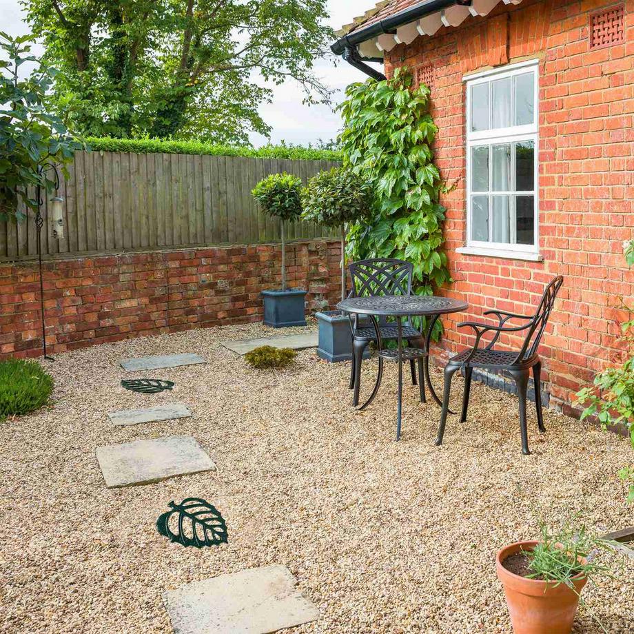 Northix  Gartenstufen aus Steinblatt 