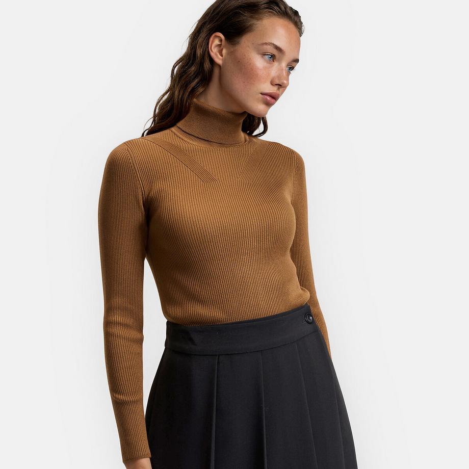 Rollkragenpullover aus Feinstrick mit verspieltem Strickdetail am Ausschnitt