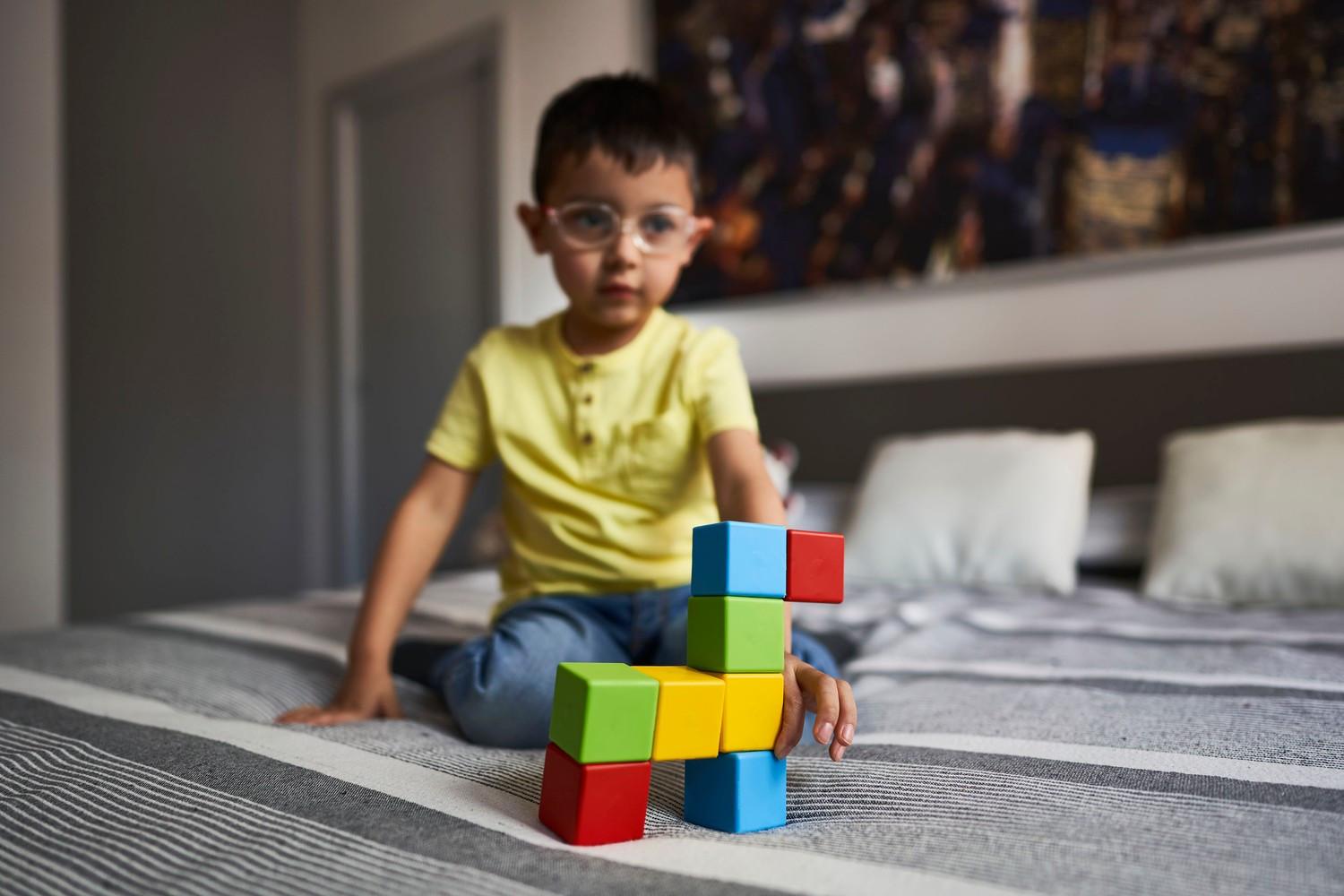 Geomag  Magicube 8 Würfel Magnetisches Konstruktionsspielzeug für Kinder Line Lernspiel aus 100% Recyclingkunststoff 