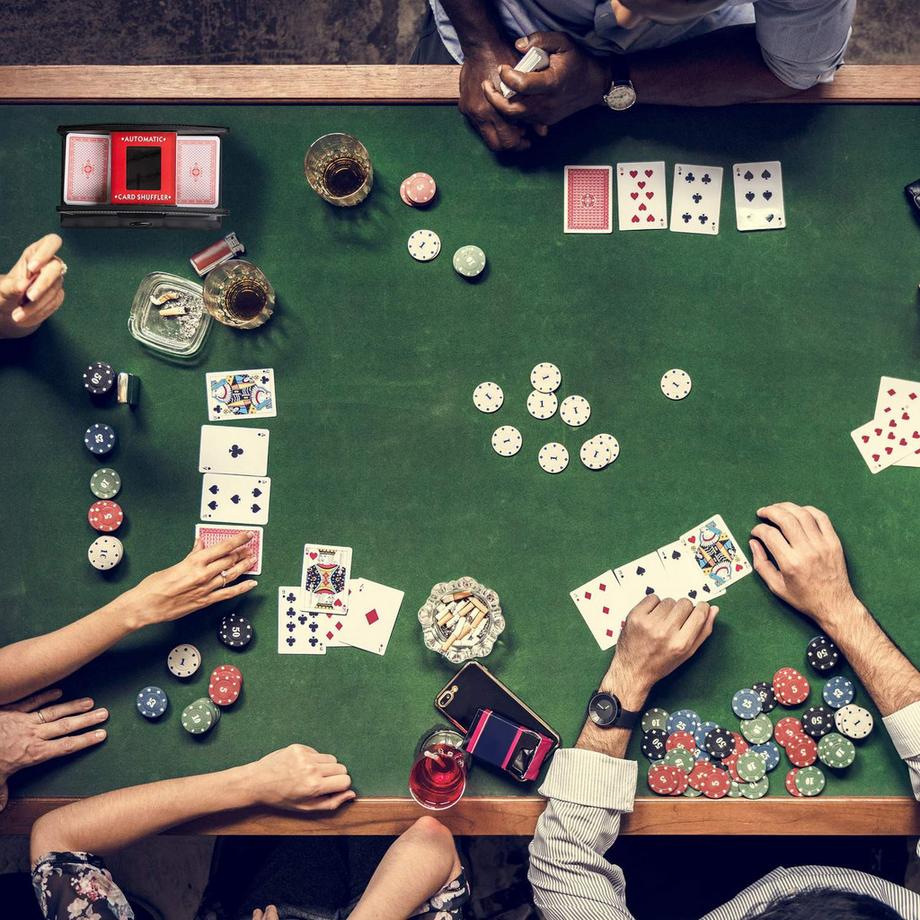 Northio  Mescolatore di carte elettrico per 4 mazzi 