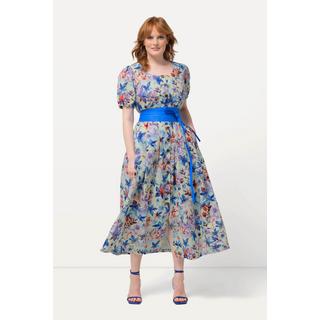 Ulla Popken  Robe midi en lin mélangé. Motif feuilles, décolleté rond et manches courtes bouffantes 