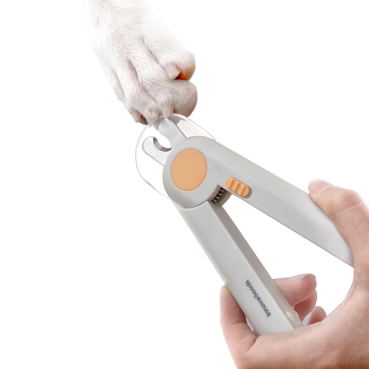 InnovaGoods  Krallenschere mit LED-Licht für Hund und Katze 