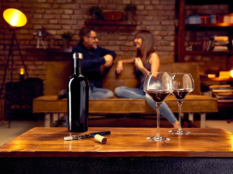 Smartbox  Livraison à domicile de 2 bouteilles de vin suisse avec 1 abonnement de 3 mois - Coffret Cadeau 