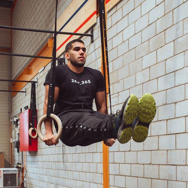 GladiatorFit  Anneaux de gymnastique - crosstraining en bois Ø 32mm + sangles réglables GladiatorFit 