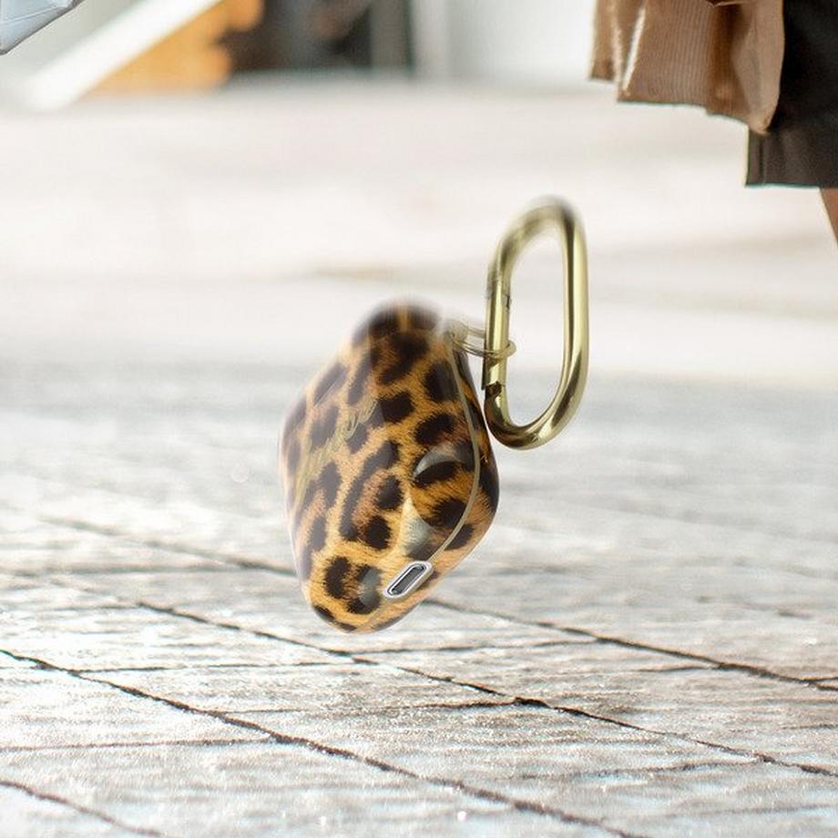GUESS  Guess AirPods Hülle mit Leopardenmuster 