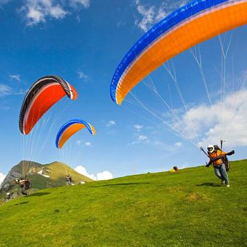 3 giorni tra le nuvole: corso di parapendio per principianti in Svizzera - Cofanetto regalo