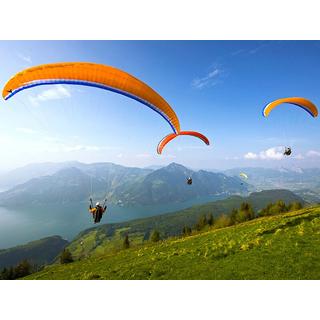 Smartbox  Stage de parapente niveau débutant en Suisse pour 3 jours dans les nuages - Coffret Cadeau 