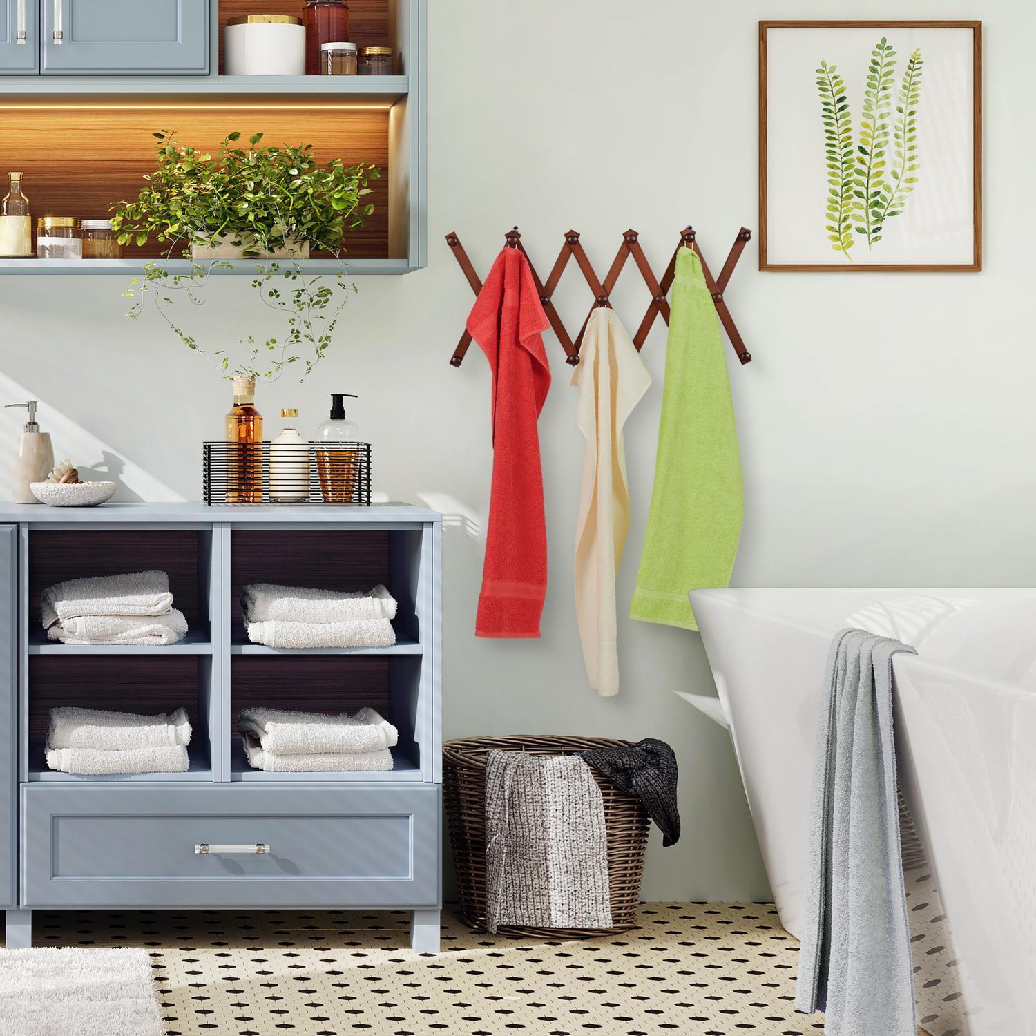 Northix Einziehbarer Wandgarderobenhalter aus Holz  