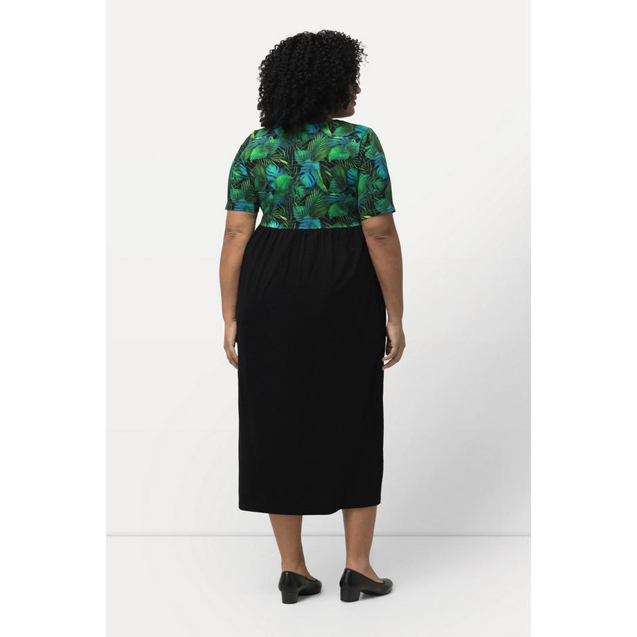 Ulla Popken Robe en Jersey Imprimé Feuilles Ligne A Col V Manches Courtes  