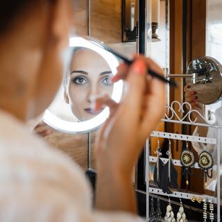 B2X Halter für Ohrringe Herz  