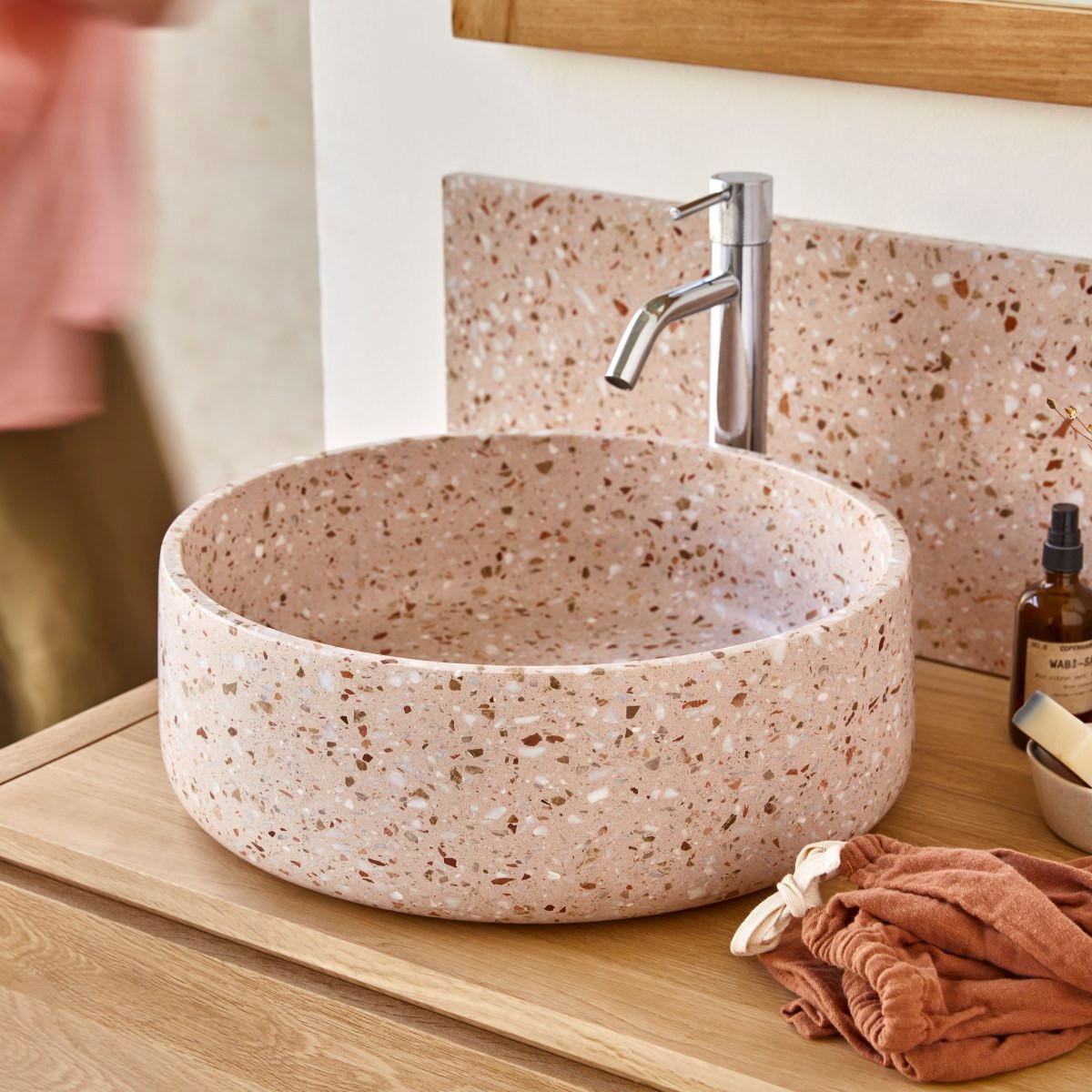 Tikamoon Vasque ronde en terrazzo premium pink Milos  