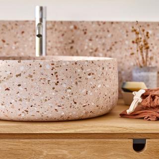 Tikamoon Vasque ronde en terrazzo premium pink Milos  