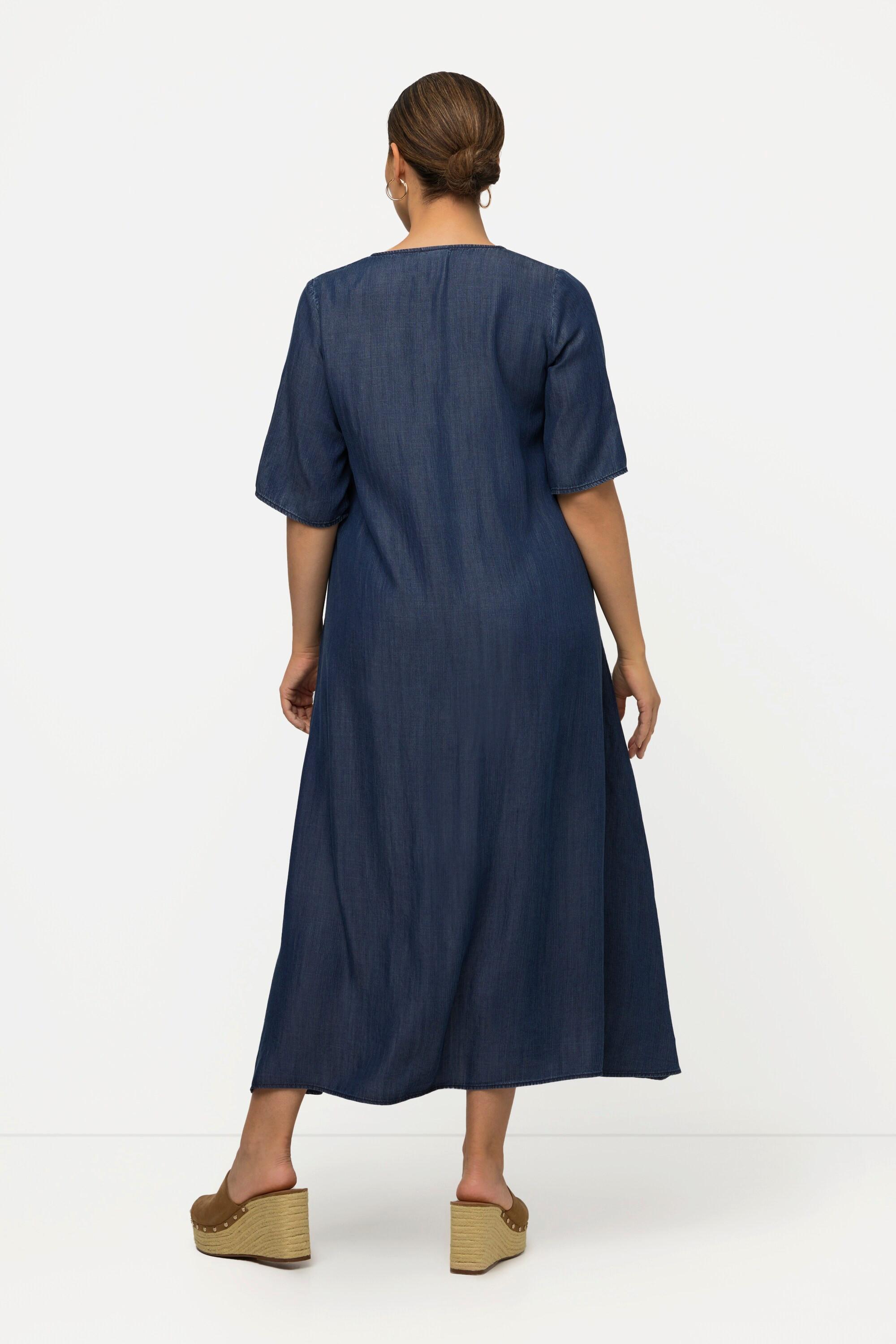 Ulla Popken  Robe trapèze en Lyocell, col rond et manches courtes, broderie 