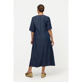 Ulla Popken  Robe trapèze en Lyocell, col rond et manches courtes, broderie 