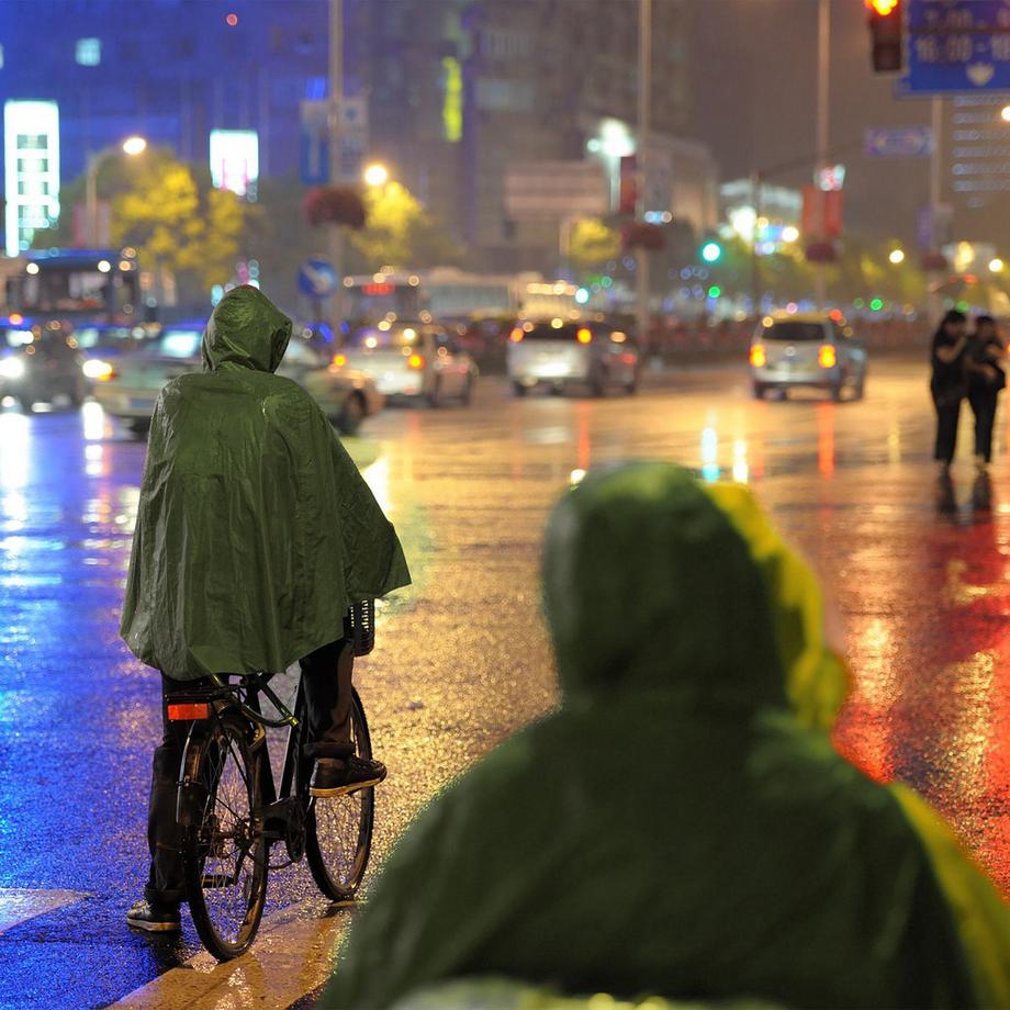 B2X  Dunkelgrüner Regenmantel 