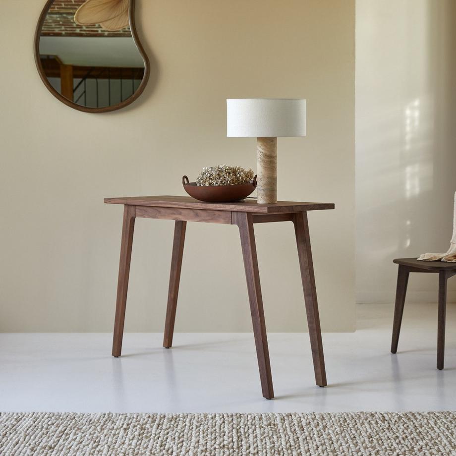 Tikamoon Konsole aus Nussbaum massiv Esmée  