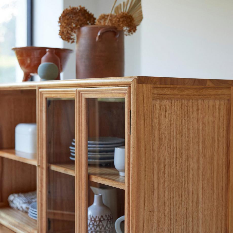 Tikamoon Vetrina in legno di mindi Alex  