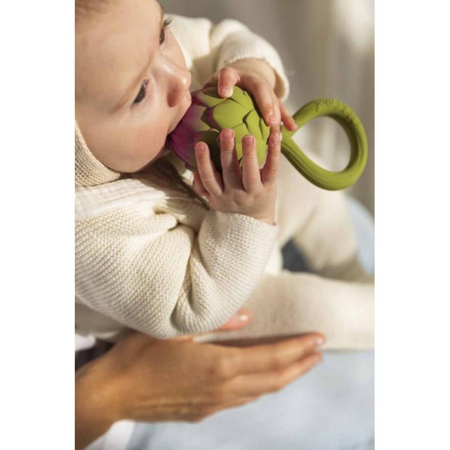 Oli & Carol  Artischocke Babyrassel 