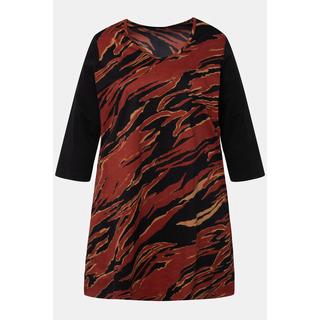 Ulla Popken  Maglia dal taglio lungo e svasato con stampa animalier, scollo a V e maniche a 3/4 