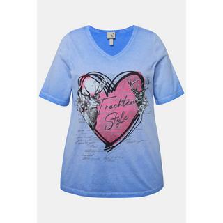 Ulla Popken  T-shirt classica con cuore in tradizionale stile Tracht, scollo a V e mezze maniche 