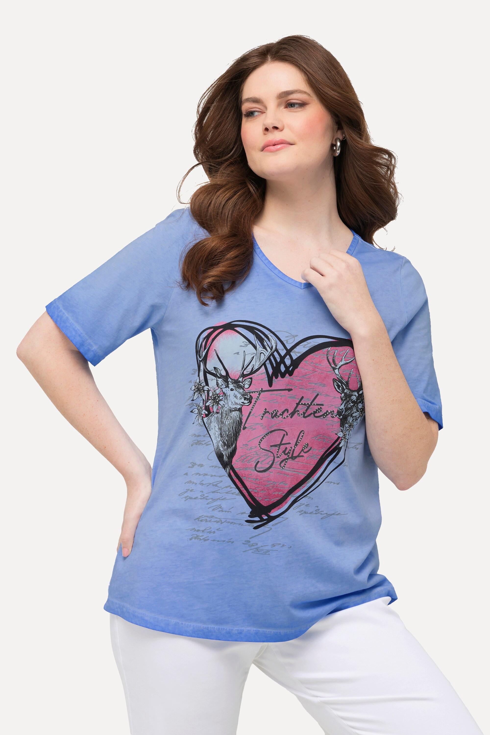 Ulla Popken  T-shirt classica con cuore in tradizionale stile Tracht, scollo a V e mezze maniche 