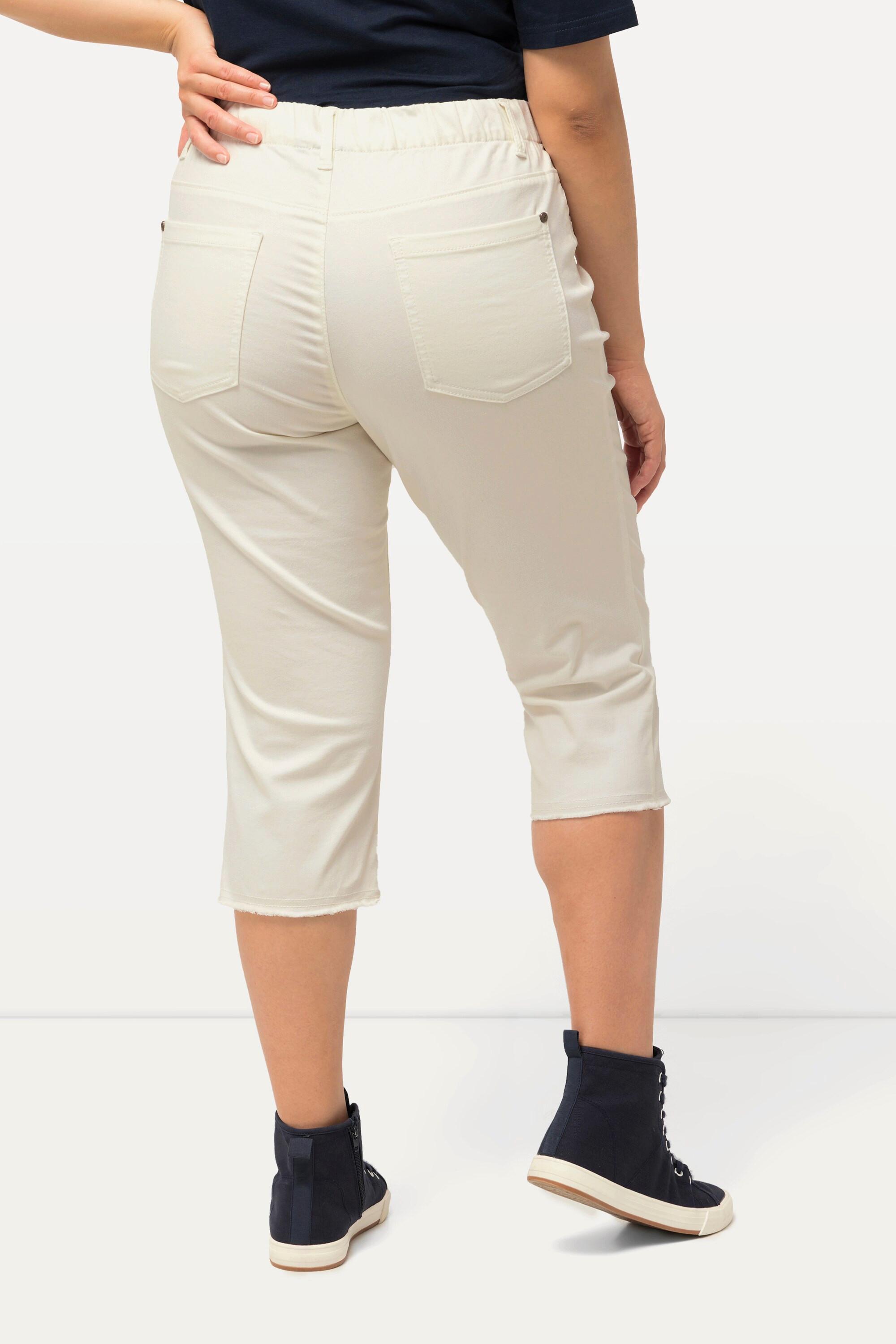 Ulla Popken  Pantaloni Capri a 7/8 modello Sienna in tessuto elasticizzato con orli sfrangiati e taglio della gamba aderente 