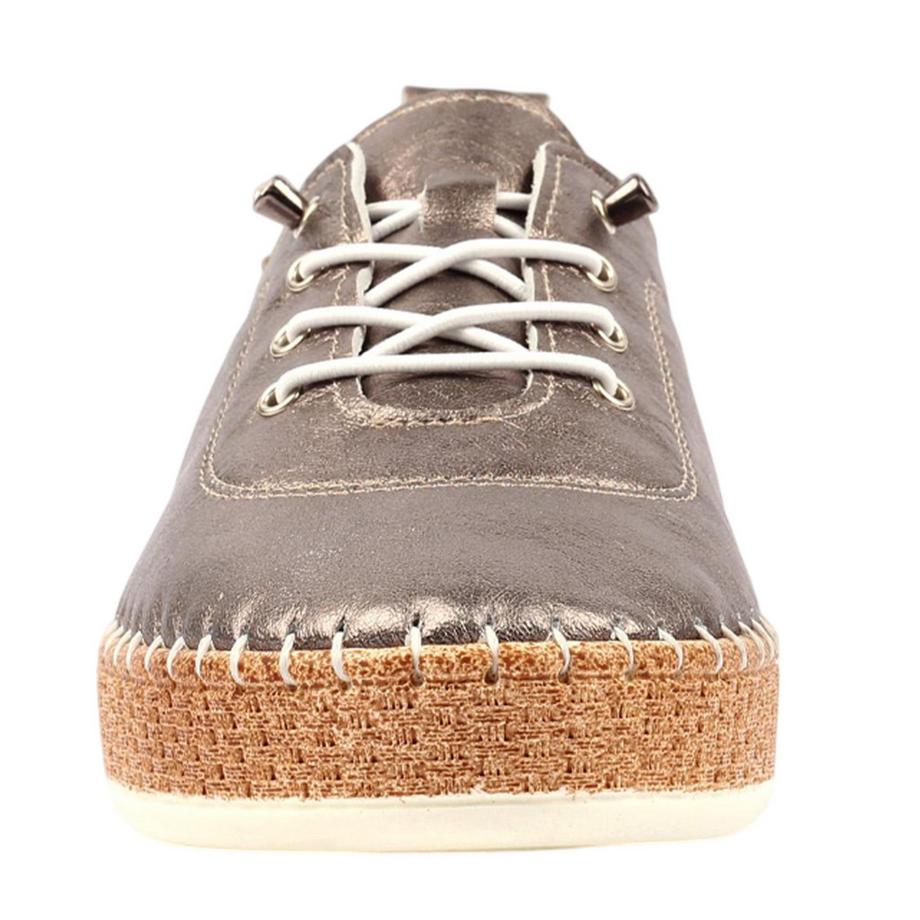 Lunar Evette Baskets en Cuir à Lacets  