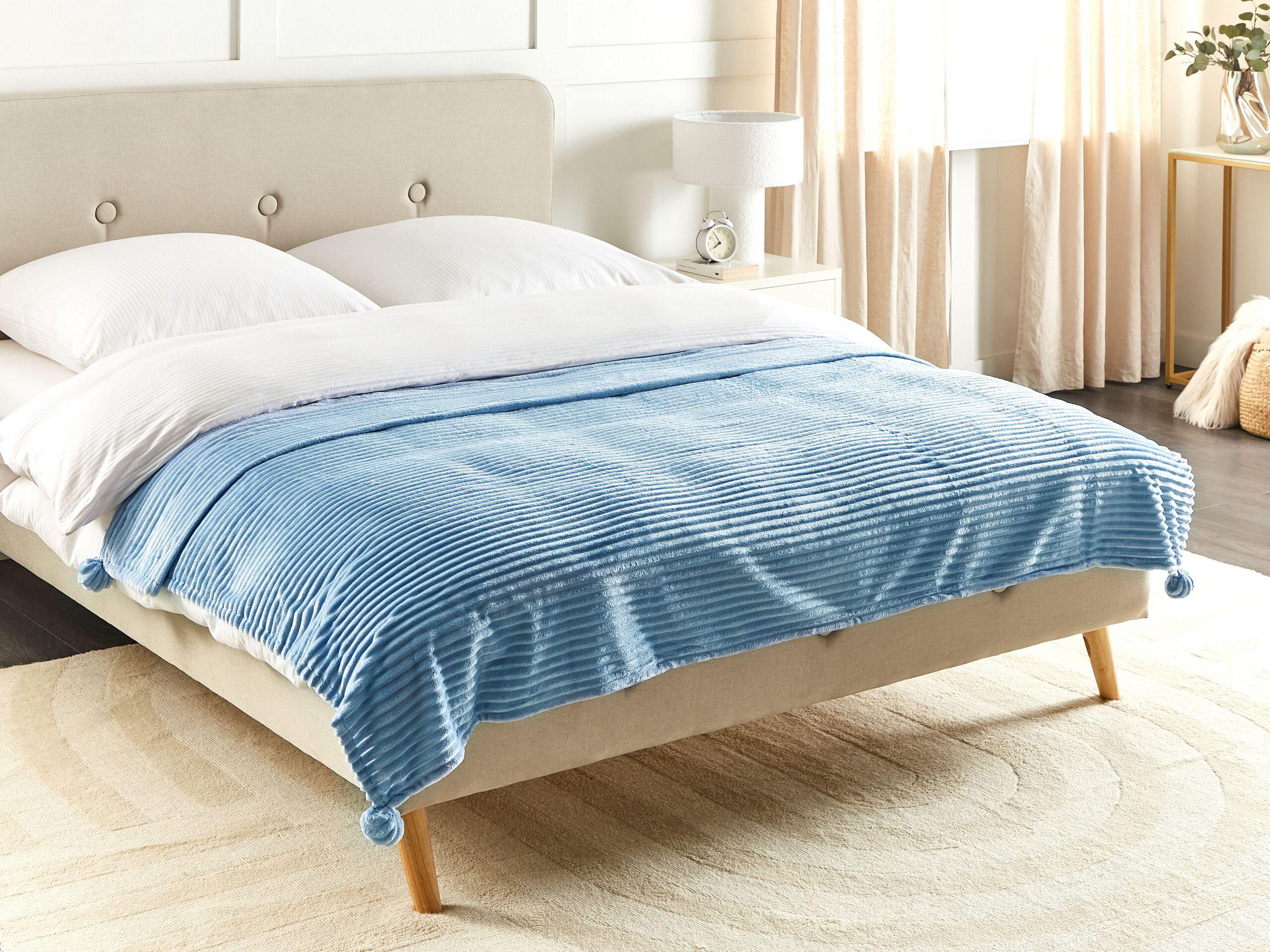 Beliani Kuscheldecke aus Polyester Modern KAWERI  