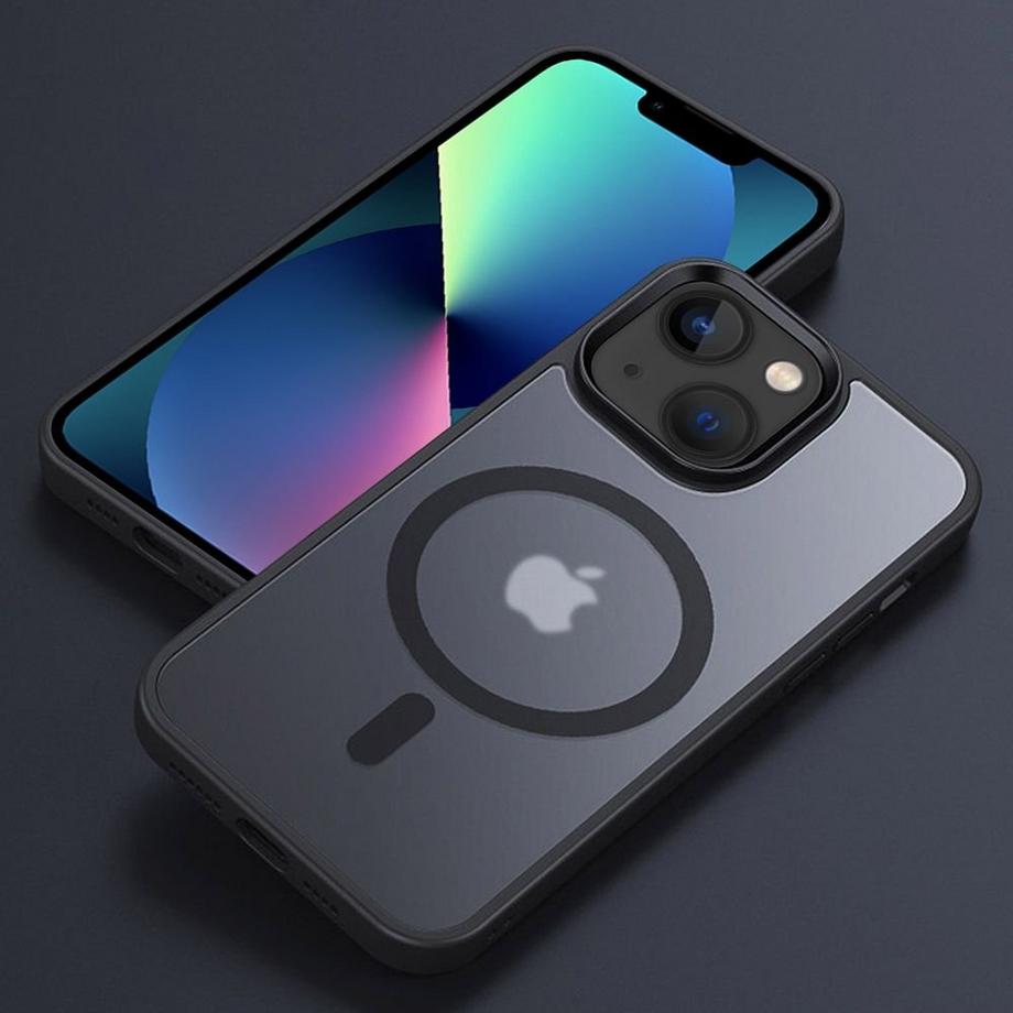 Cadorabo  Coque pour Apple iPhone 13 en NOIR pour MagSafe - Housse de protection hybride avec bord en silicone TPU et dos solide 