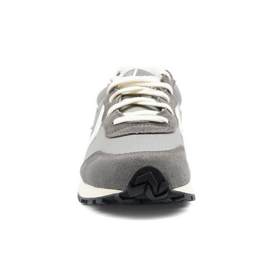 CONVERSE Omega Trainer Low Top Sneaker  