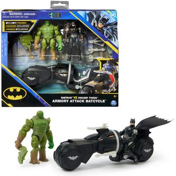 DC Comics , set Batman vs. Swamp Thing Armory Attack Batcycle, action figure di Batman corazzato e Swamp Thing con accessori, giocattoli per bambini e bambine dai 3 anni in su